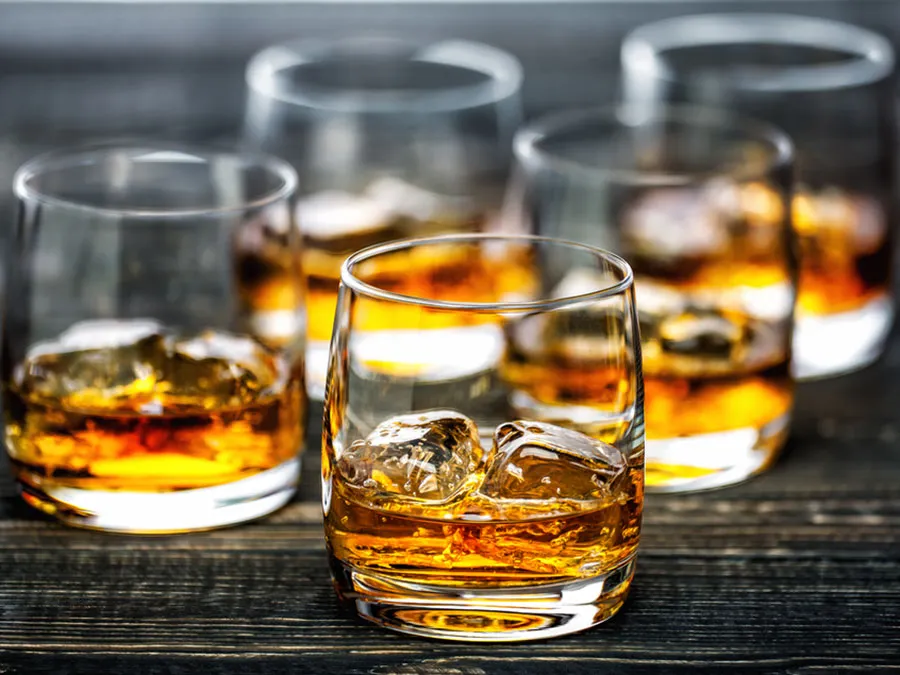 As Melhores Whiskeys para Venda no Bar de Música: Eficiência e Custo-Benefício